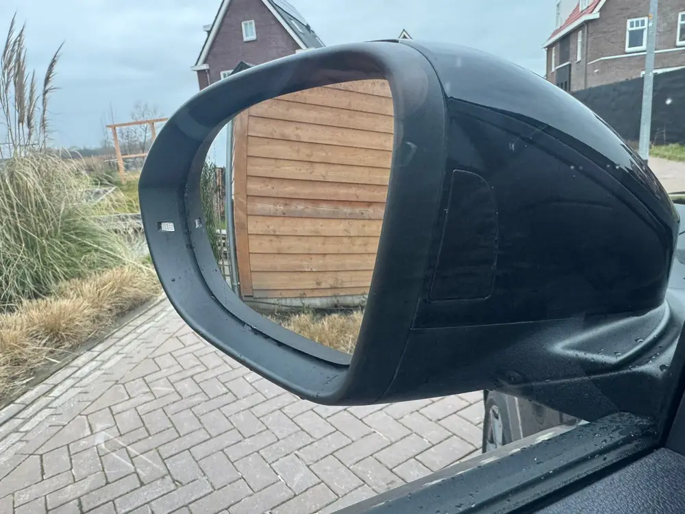 Volkswagen T-Roc 1.5 3x R-Line Pano| Cam| Keyless| Black uit 2022, foto 13