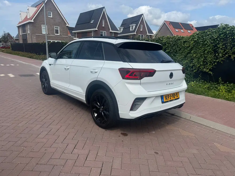Volkswagen T-Roc 1.5 3x R-Line Pano| Cam| Keyless| Black uit 2022, foto 15