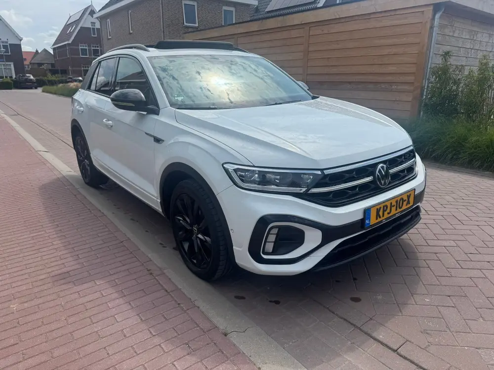 Volkswagen T-Roc 1.5 3x R-Line Pano| Cam| Keyless| Black uit 2022, foto 3