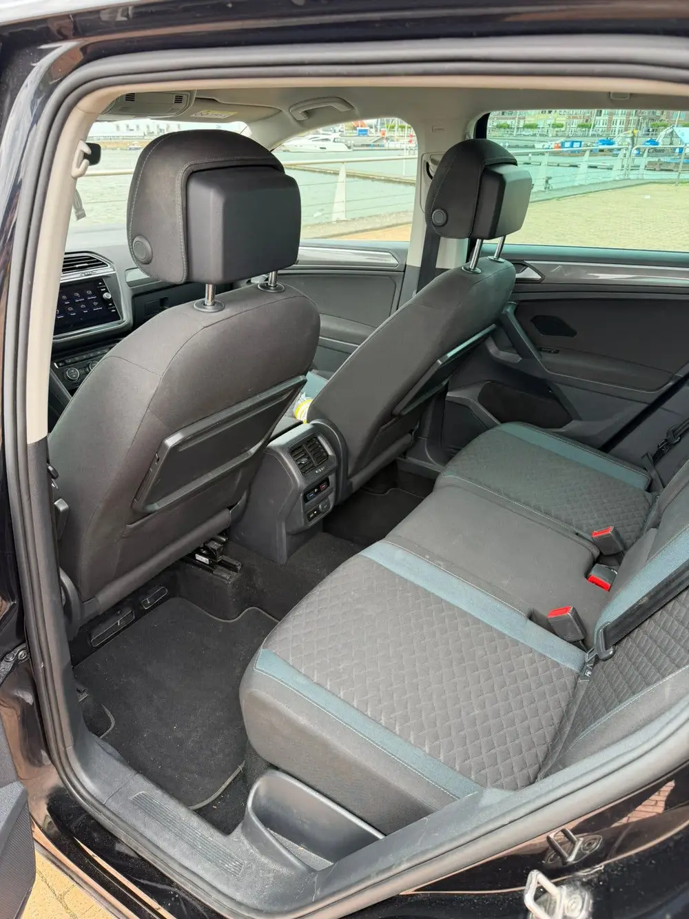 Volkswagen Tiguan 1.5 TSI Camera | CarPlay | Stoelverwarming uit 2019, foto 19