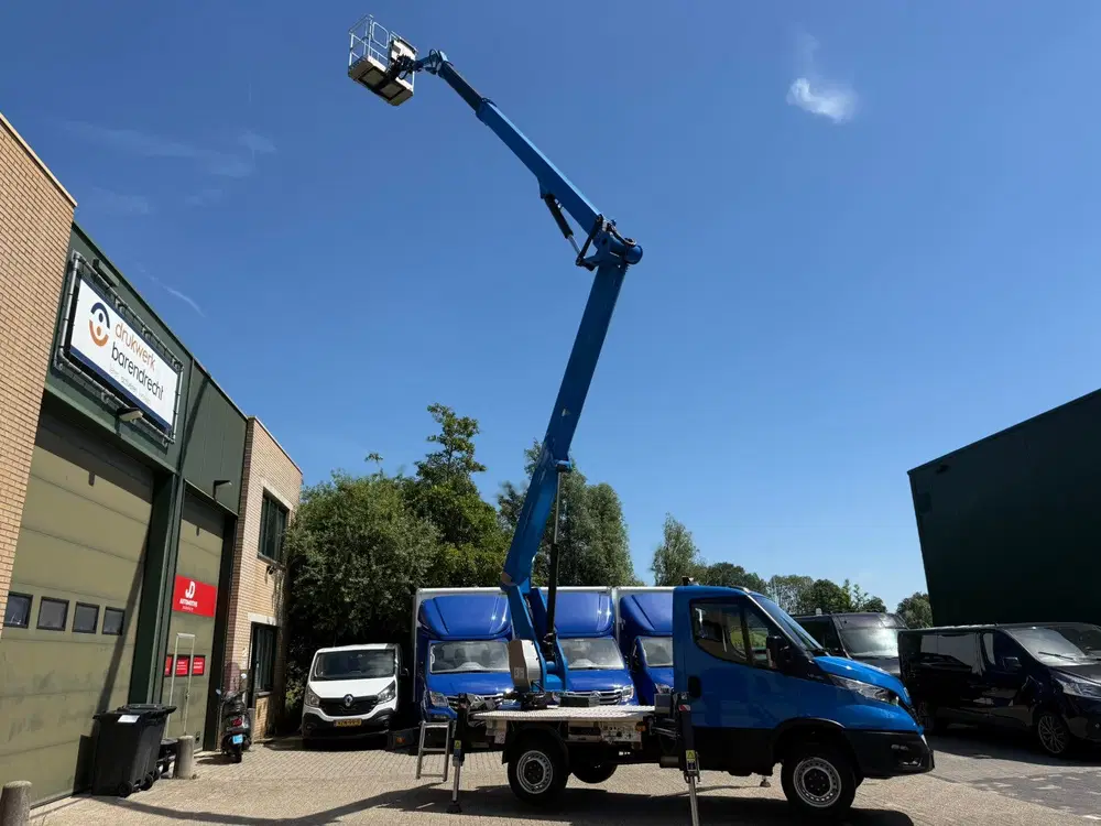 Iveco Daily Hoogwerker 24 meter bouwjaar 2022 12000km uit 2022, foto 10