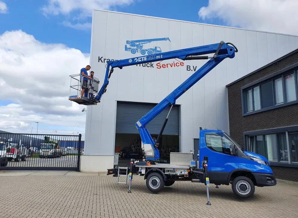 Iveco Daily Hoogwerker 24 meter bouwjaar 2022 12000km uit 2022, foto 15