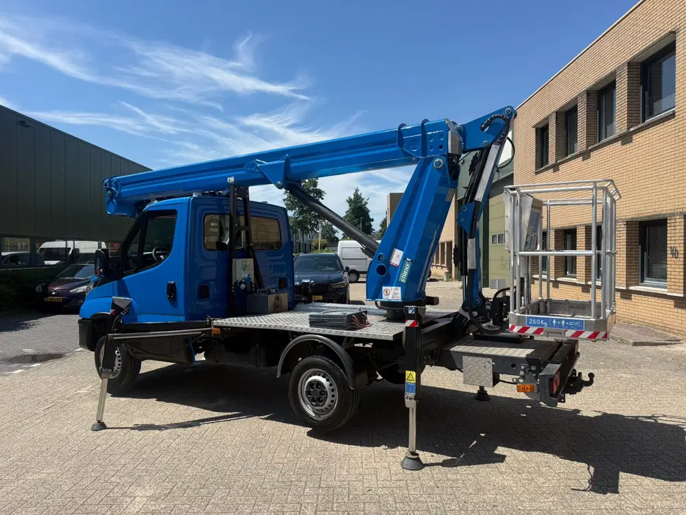 Iveco Daily Hoogwerker 24 meter bouwjaar 2022 12000km uit 2022, foto 4