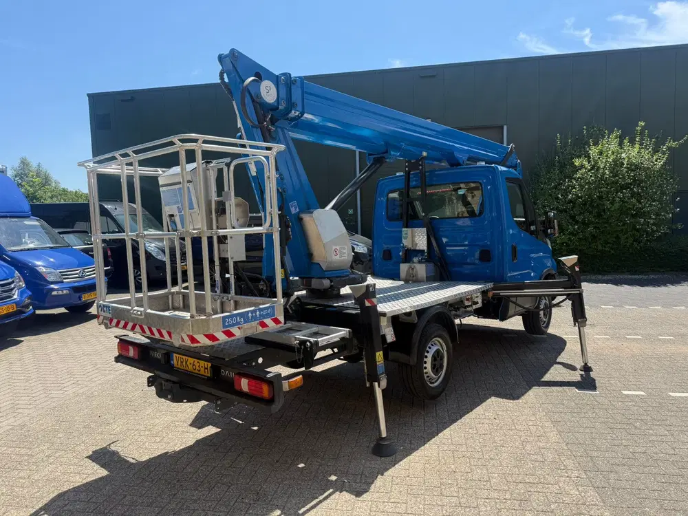 Iveco Daily Hoogwerker 24 meter bouwjaar 2022 12000km uit 2022, foto 7
