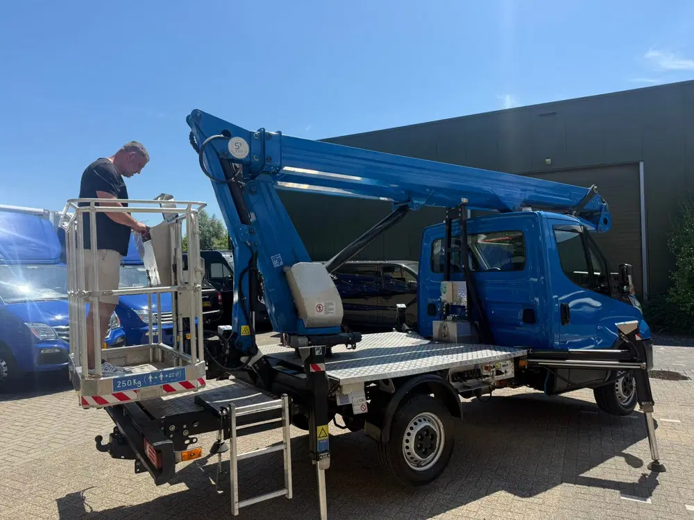 Iveco Daily Hoogwerker 24 meter bouwjaar 2022 12000km uit 2022, foto 8