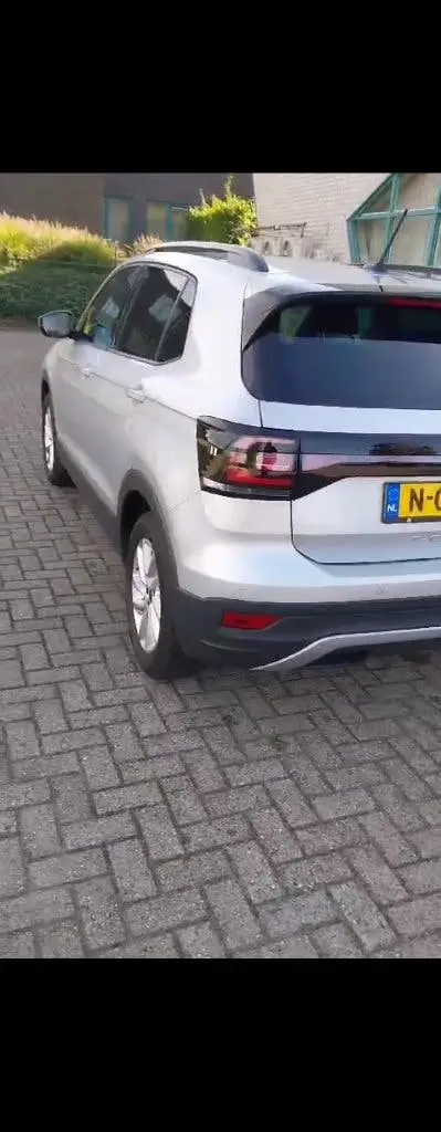 Volkswagen T-Cross 1.0 TSI 95pk 2021 Grijs uit 2021, foto 3
