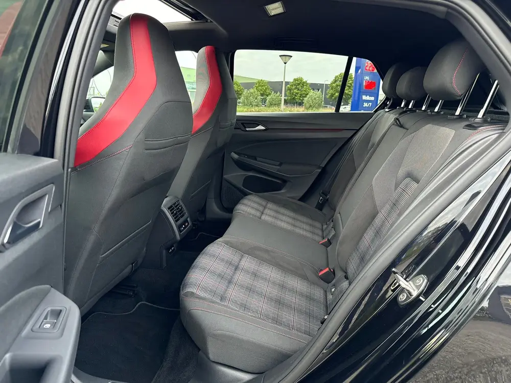 Volkswagen Golf 2.0 TSI 245pk Pano / LED / Camera Aut. uit 2020, foto 13