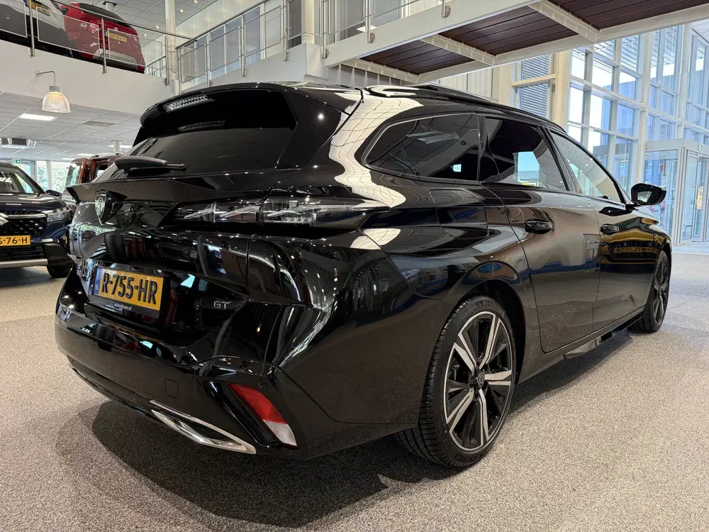 Peugeot 308 1.2 130pk EAT8 GT Pack Business uit 2022, foto 5