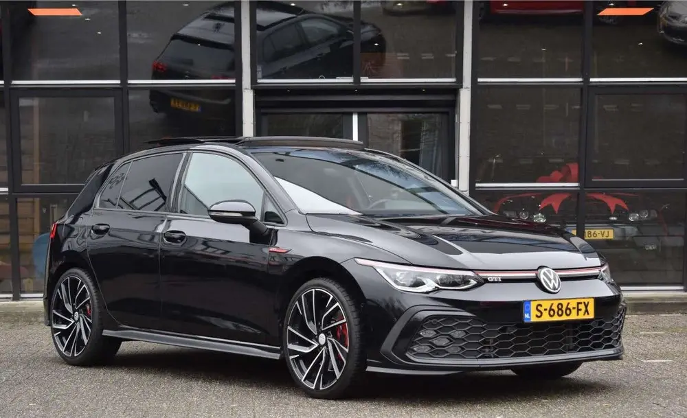 Volkswagen Golf 2.0 TSI 245pk 7-DSG 2020 Zwart uit 2020, foto 2