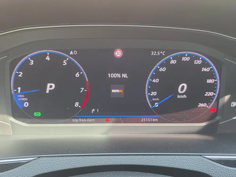 Volkswagen Passat Variant R-line uitgevoerde Volkswagen Passat 2.0 TSI 190pk DSG 2020 uit 2020, foto 15
