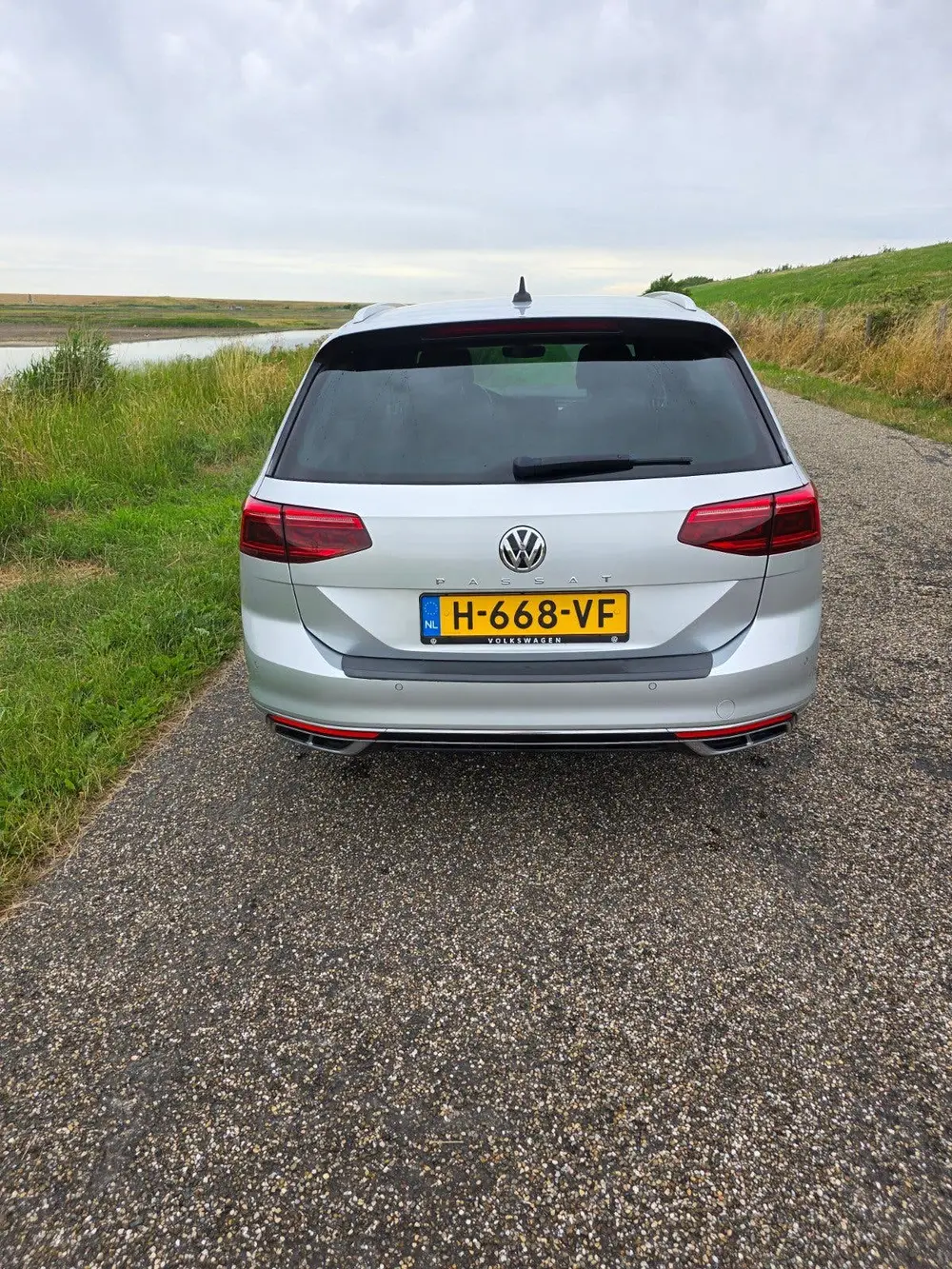 Volkswagen Passat Variant R-line uitgevoerde Volkswagen Passat 2.0 TSI 190pk DSG 2020 uit 2020, foto 7