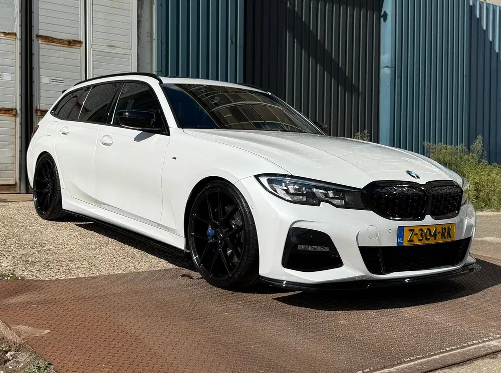 BMW 3-serie 330e Touring M Sport Panorama Ha uit 2020