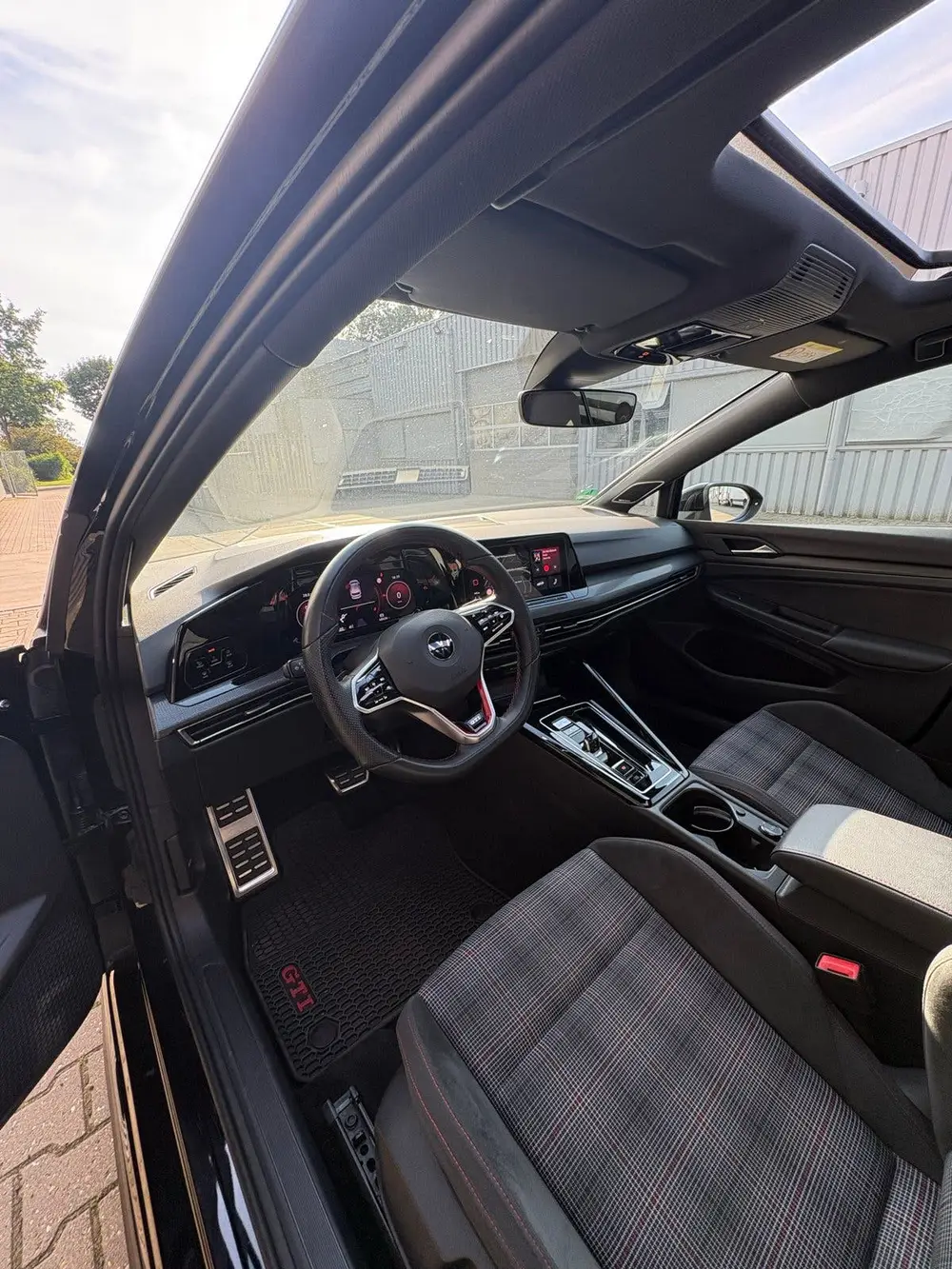 Volkswagen Golf 2.0 TSI 245pk 7-DSG 2022 Zwart uit 2022, foto 6