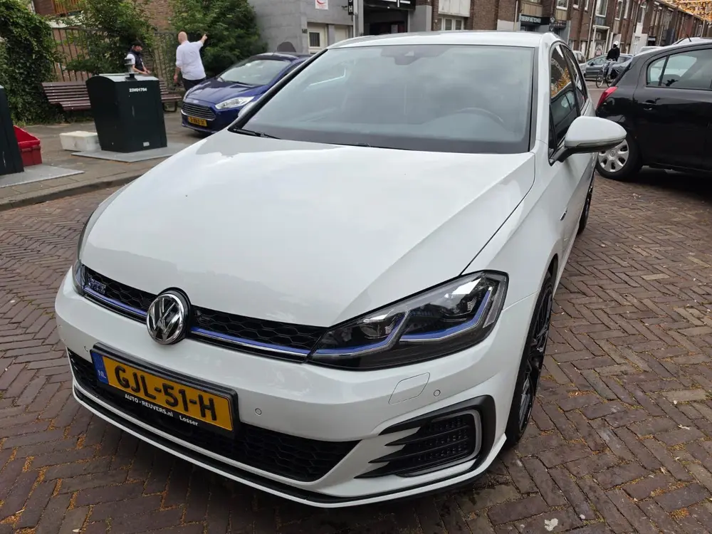 Volkswagen Golf 1.4 Ehybrid 204pk DSG 2020 Wit uit 2020, foto 2