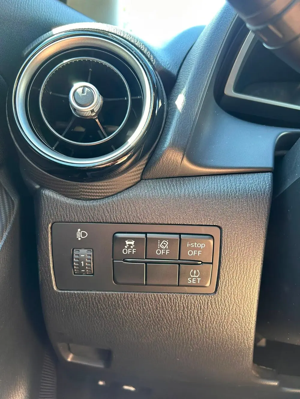 Mazda 2 1.5 Skyactiv-g Luxury 2019 Wit uit 2019, foto 11