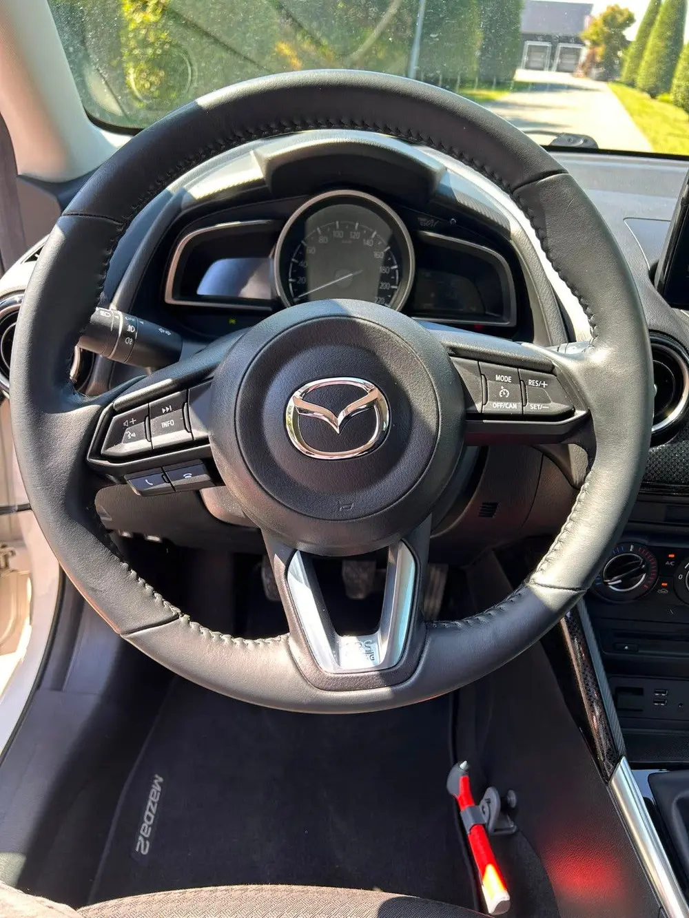 Mazda 2 1.5 Skyactiv-g Luxury 2019 Wit uit 2019, foto 7