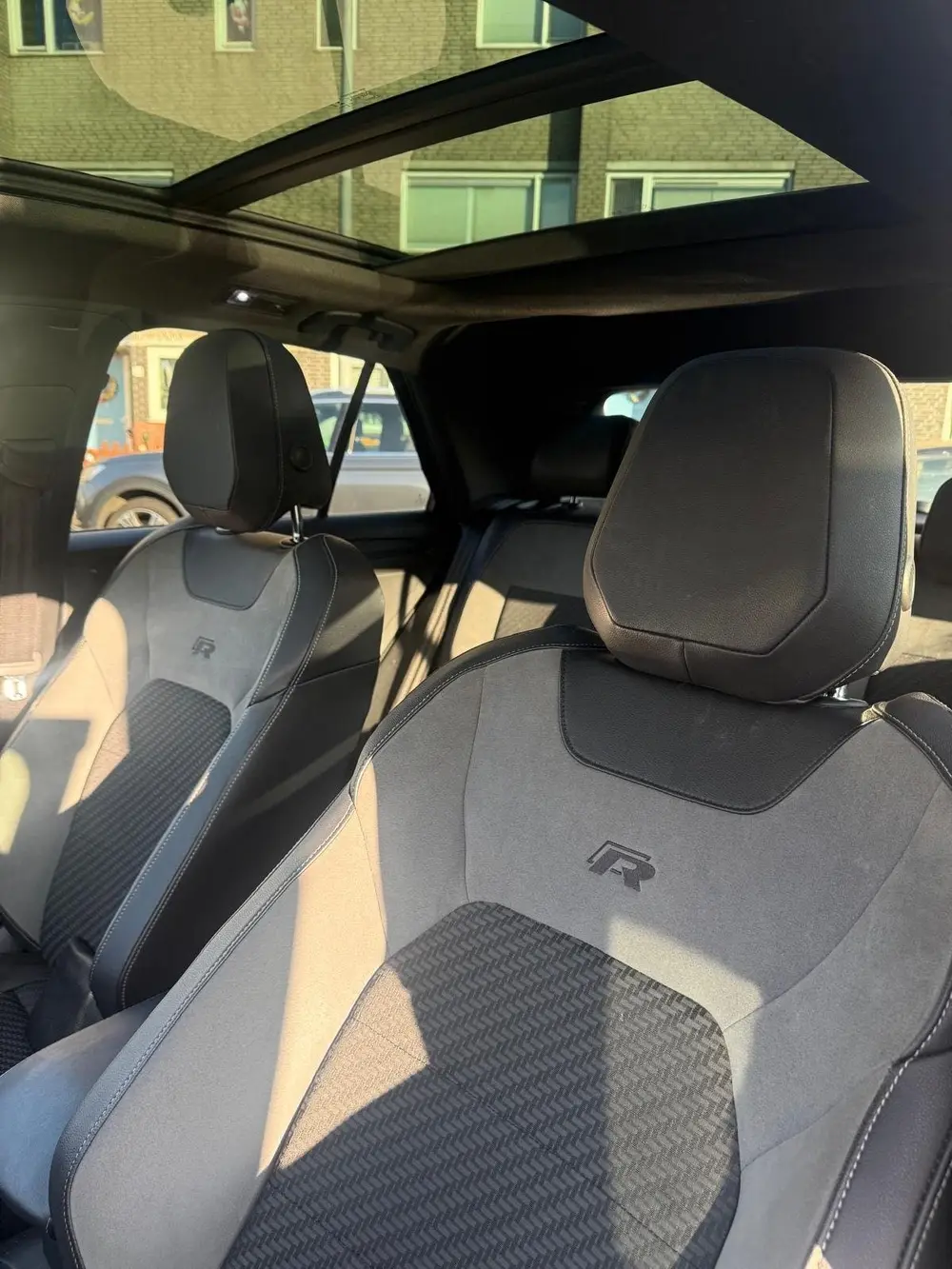 Volkswagen T-Roc 2.0 TSI 300pk 4Motion 7-DSG 2020 Zwart uit 2020, foto 9