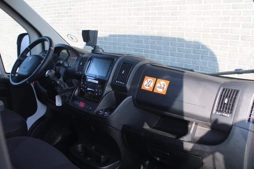 Peugeot Boxer 2.2 BlueHDi 140 L3H2 3.5t Bakwagen met laa uit 2024, foto 13