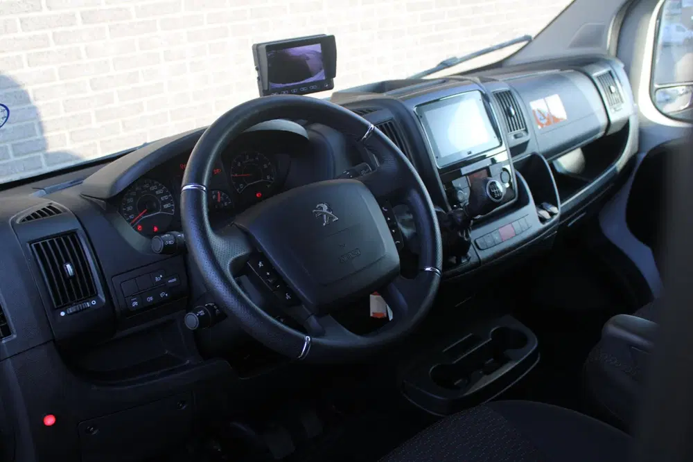 Peugeot Boxer 2.2 BlueHDi 140 L3H2 3.5t Bakwagen met laa uit 2024, foto 14