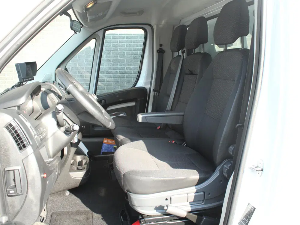 Peugeot Boxer 2.2 BlueHDi 140 L3H2 3.5t Bakwagen met laa uit 2024, foto 15