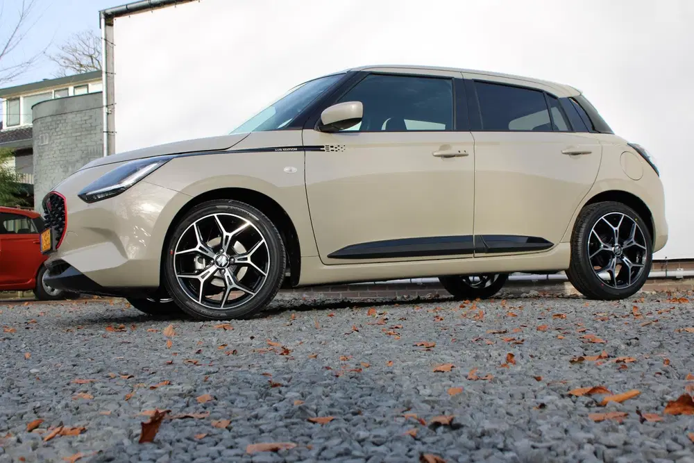 Suzuki Swift 1.2 Select Smart Hybrid SPECIALE UITVOERIN uit 2026, foto 2