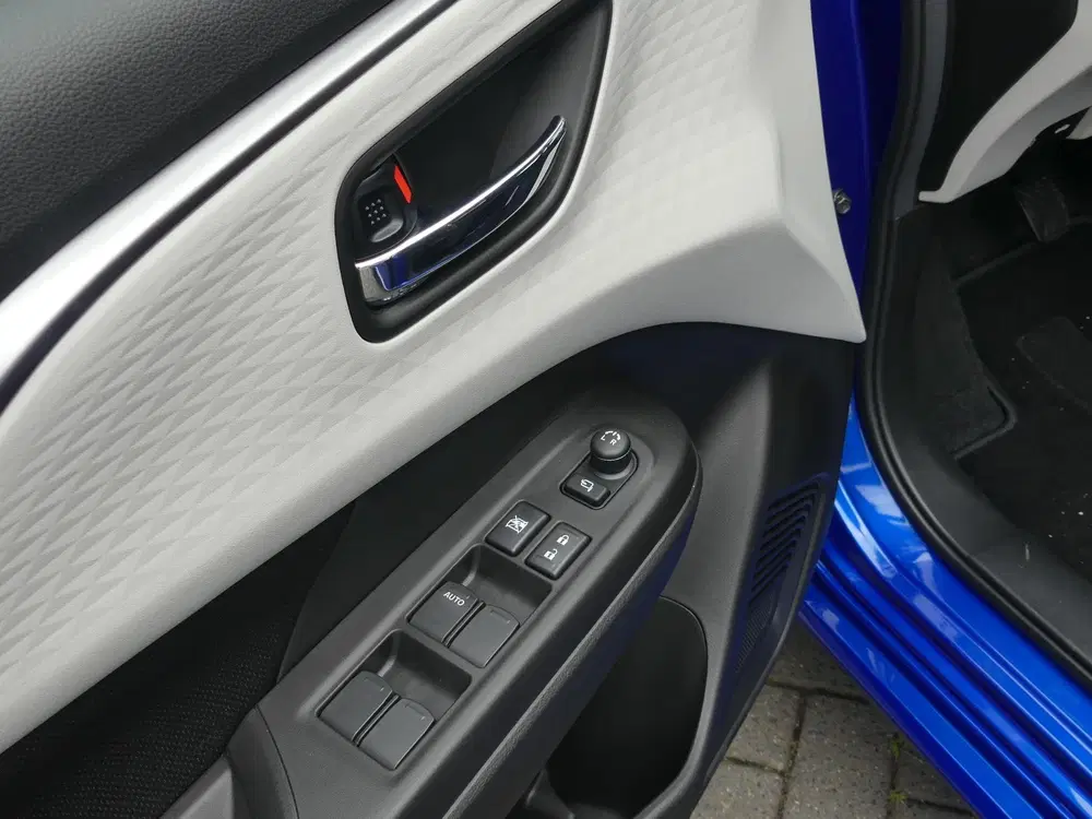 Suzuki Swift 1.2 Style Smart Hybrid BLACK RHINO uit 2026, foto 15