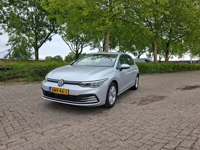 Volkswagen Golf 1.0 TSI 110pk 2021 Grijs uit 2021