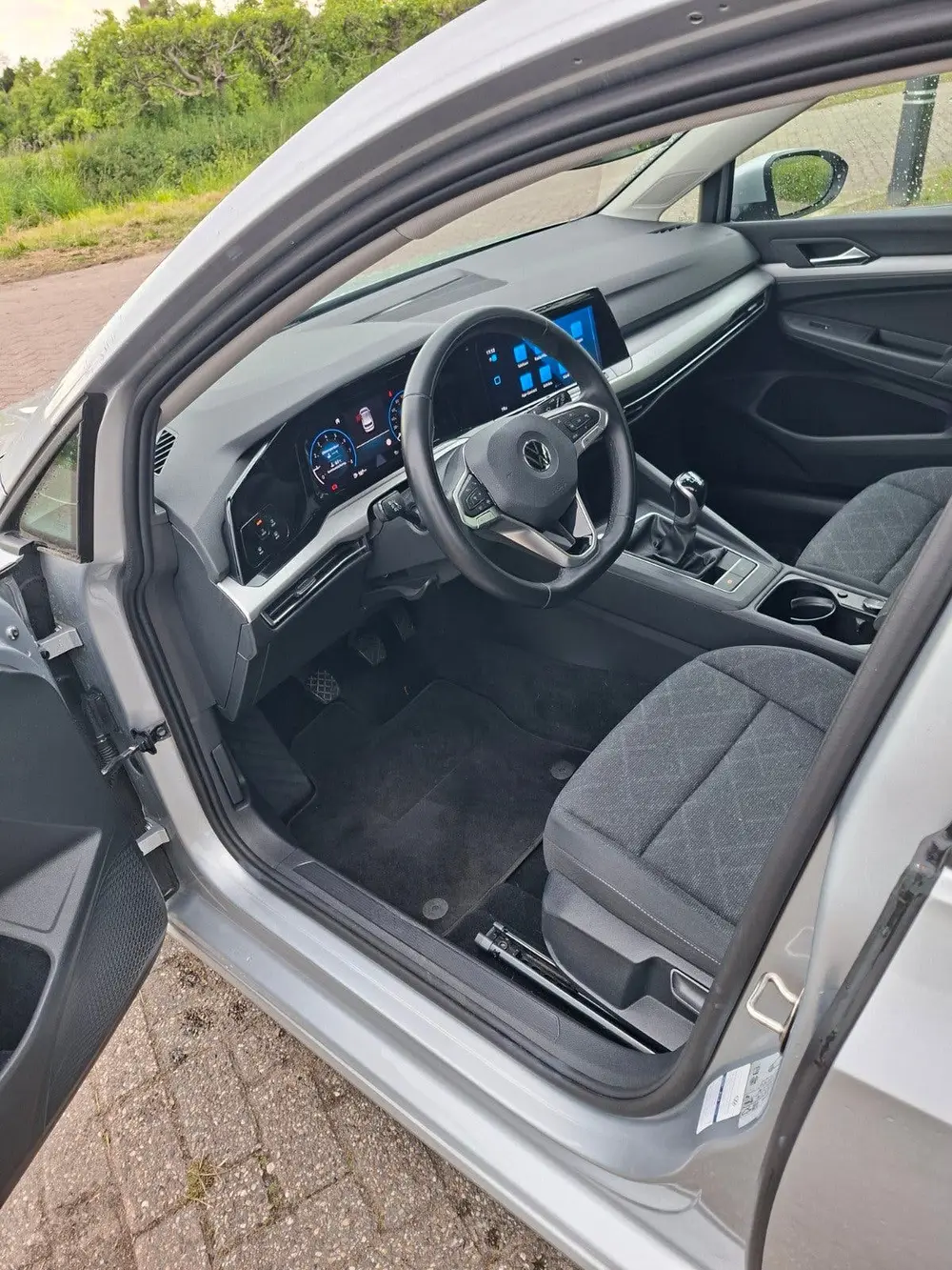 Volkswagen Golf 1.0 TSI 110pk 2021 Grijs uit 2021, foto 5