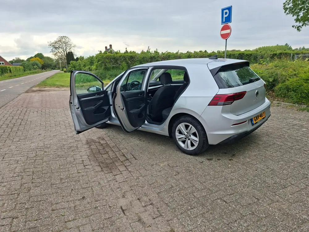 Volkswagen Golf 1.0 TSI 110pk 2021 Grijs uit 2021, foto 6