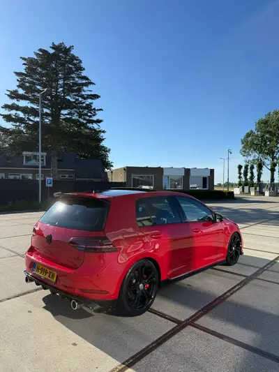 Volkswagen Golf VII Golf TCR 2.0 TSI 290pk 7-DSG 2019 Rood uit 2019