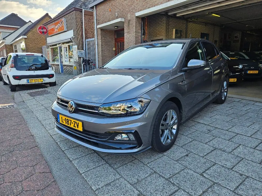 Volkswagen Polo 1.0 TSI R-Line 95pk 2021 Grijs uit 2021
