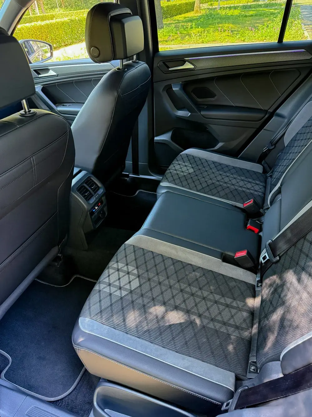 Volkswagen Tiguan eHybrid R-Line Black Style | IQ.Light | uit 2022, foto 16