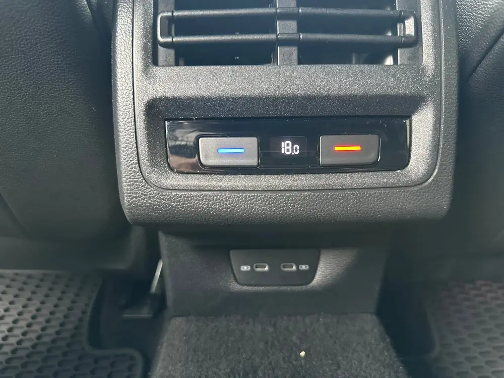 Volkswagen Golf 2.0 TSI GTI Clubsport 221KW Dsg7 2021 Zwart uit 2021, foto 16