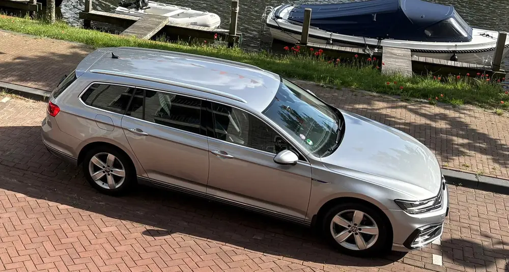 Volkswagen Passat Variant Passat 1.4 TSI Phev 218pk 6-DSG 2020 Grijs uit 2020