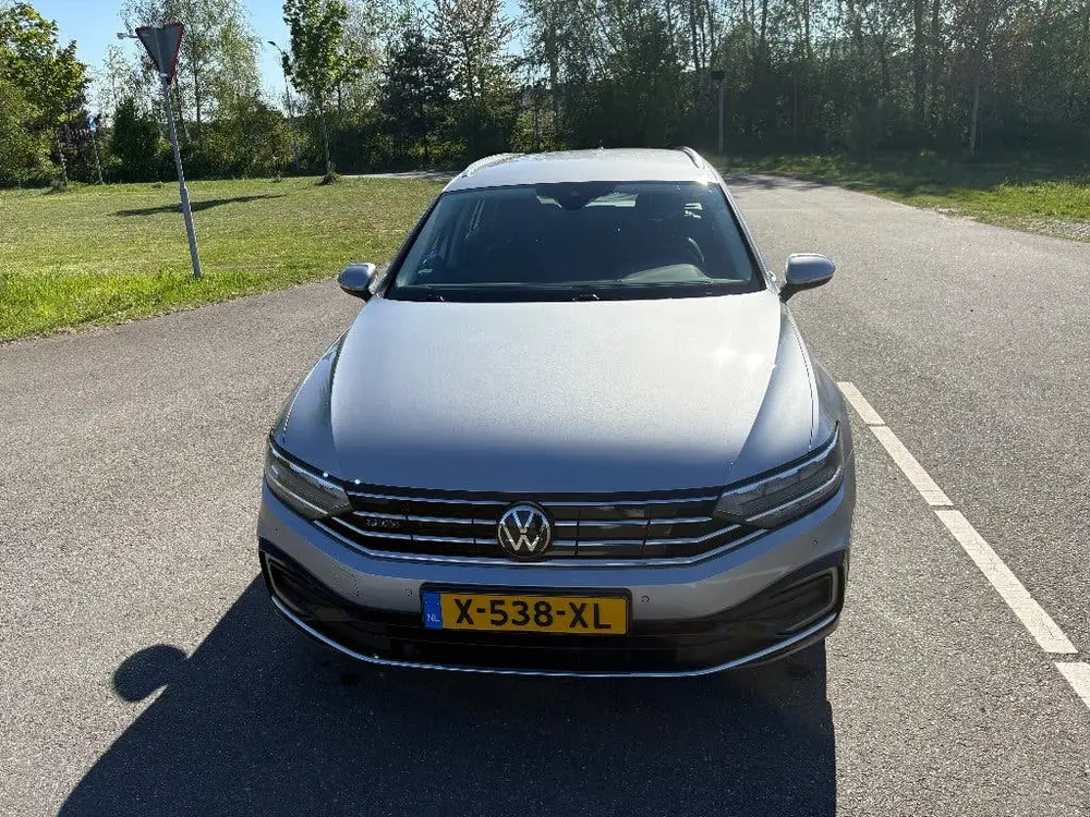 Volkswagen Passat Variant Passat 1.4 TSI Phev 218pk 6-DSG 2020 Grijs uit 2020, foto 4
