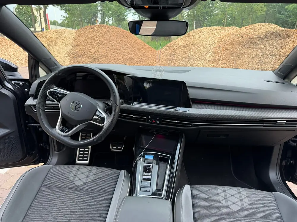 Volkswagen Golf 1.5 Etsi 150pk 7-DSG 2023 Zwart uit 2023, foto 19