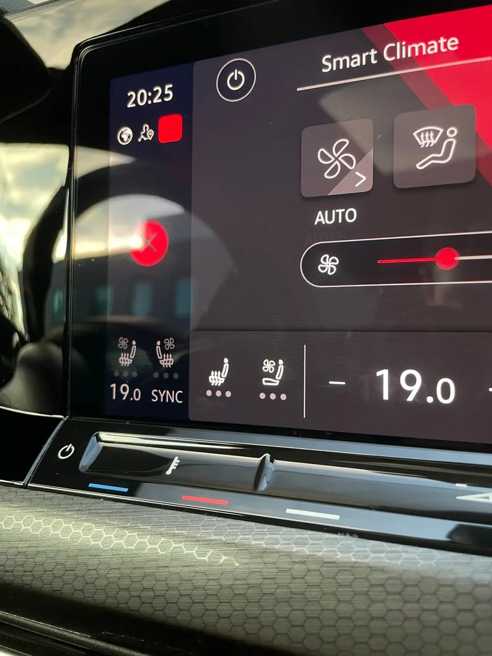 Volkswagen Golf 2.0 TSI  7-DSG 2021 Zwart uit 2021, foto 12