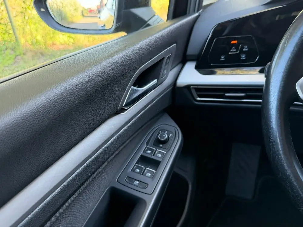 Volkswagen Golf 2.0 TDI 150pk 7-DSG 2020 Zwart uit 2020, foto 12