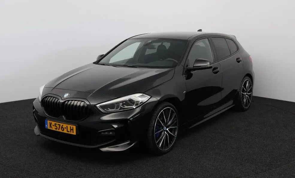 BMW 1-serie 120i 178pk Aut 2021 Zwart uit 2021