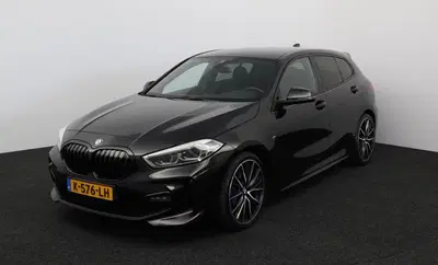 BMW 1-serie 120i 178pk Aut 2021 Zwart uit 2021