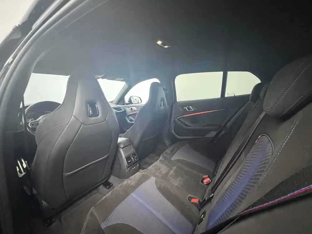 BMW 1-serie 120i 178pk Aut 2021 Zwart uit 2021, foto 10