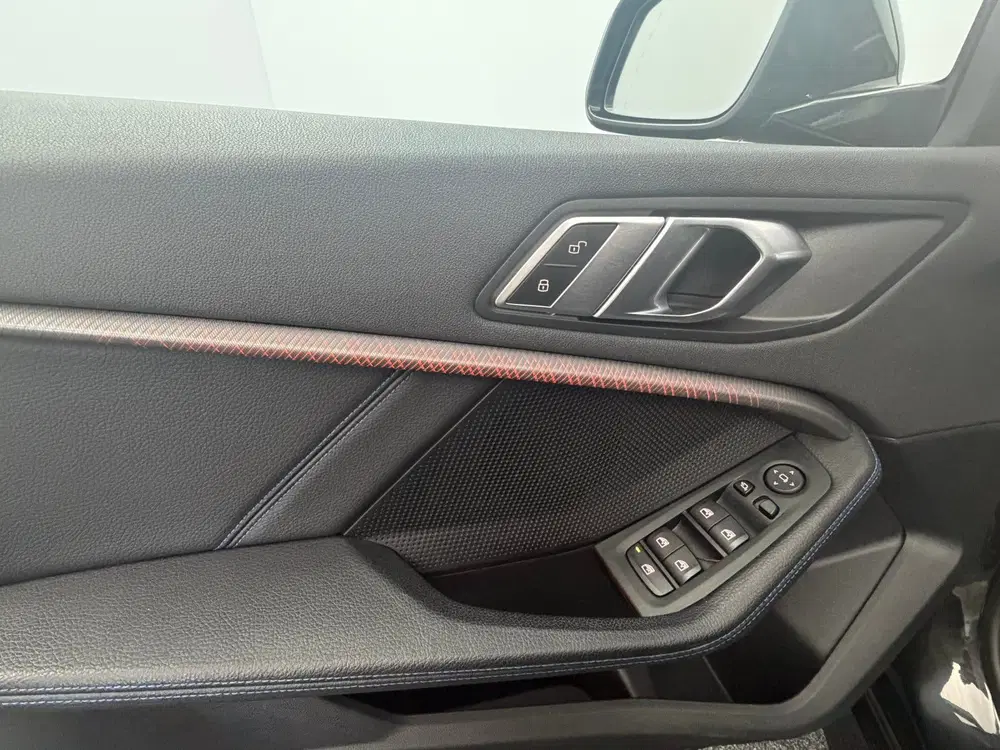 BMW 1-serie 120i 178pk Aut 2021 Zwart uit 2021, foto 12