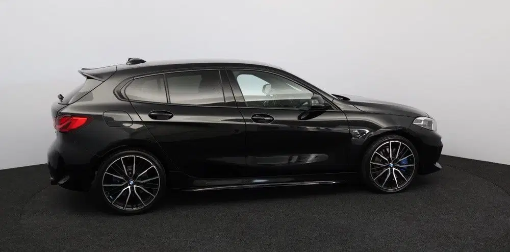BMW 1-serie 120i 178pk Aut 2021 Zwart uit 2021, foto 3