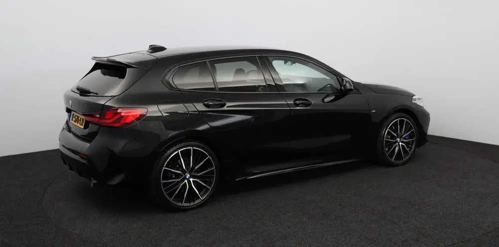 BMW 1-serie 120i 178pk Aut 2021 Zwart uit 2021, foto 4