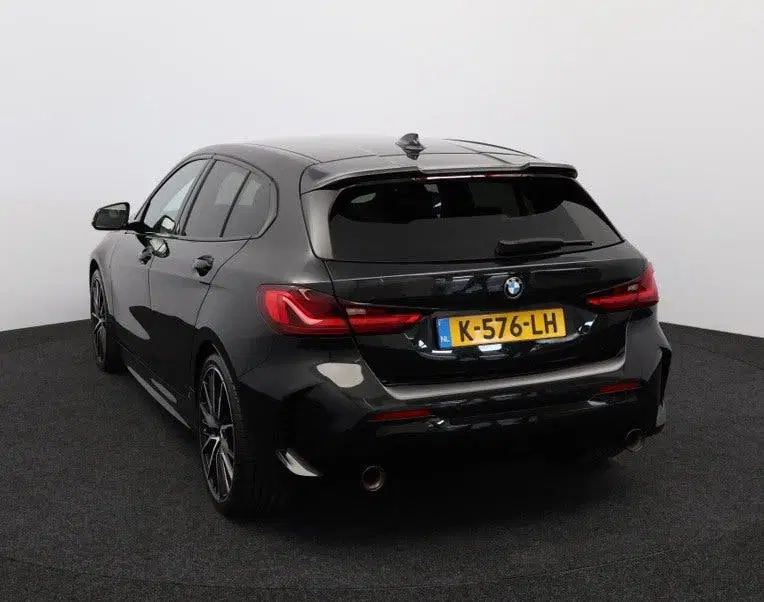BMW 1-serie 120i 178pk Aut 2021 Zwart uit 2021, foto 5