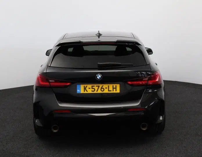 BMW 1-serie 120i 178pk Aut 2021 Zwart uit 2021, foto 6