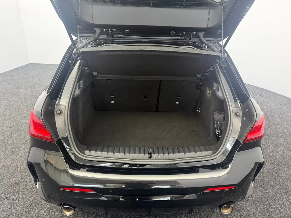 BMW 1-serie 120i 178pk Aut 2021 Zwart uit 2021, foto 8