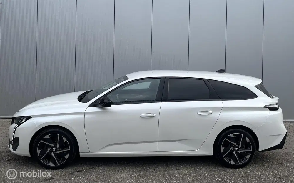 Peugeot 308 1.2 PT Business 110 PK NAVI uit 2022, foto 4