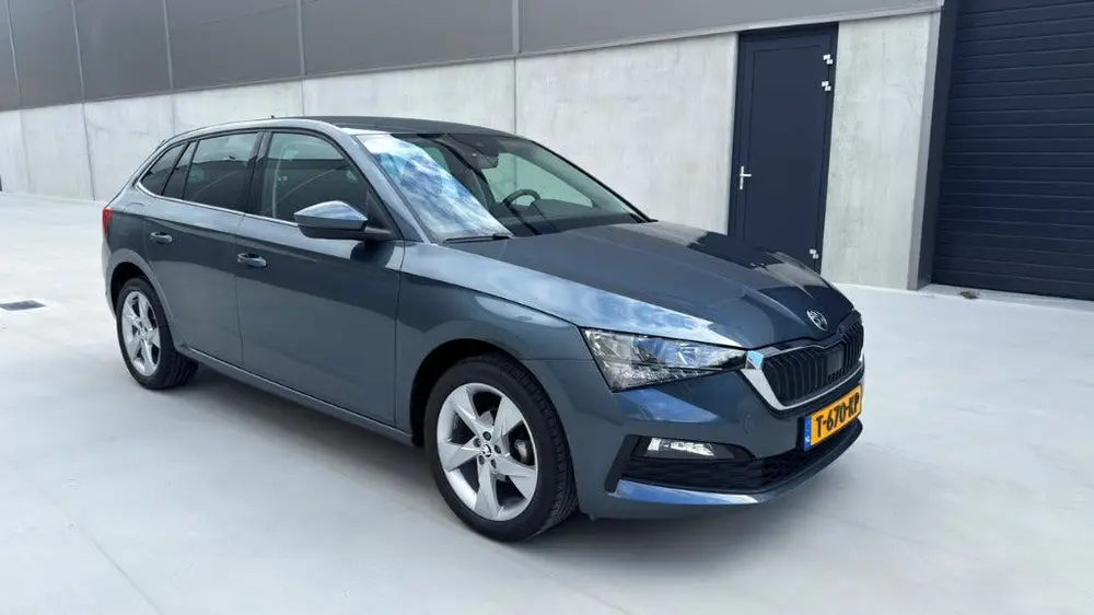 Skoda Scala 1.0 TSI Greentech 95pk 2019 Grijs uit 2019, foto 2