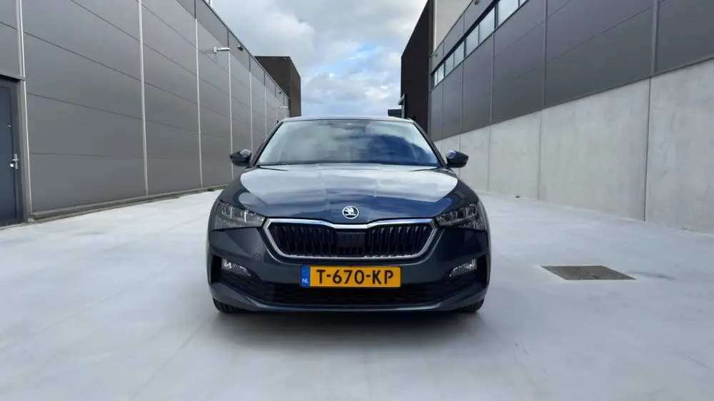 Skoda Scala 1.0 TSI Greentech 95pk 2019 Grijs uit 2019, foto 3
